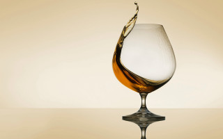 Wine pour splash hyperrealism 3d - a glass of wine free wallpaper