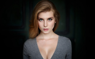 Woman longhair serious greeneyes mole - piercing free wallpaper