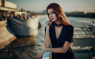 Woman black dress water phone - artur tarnowski free wallpaper