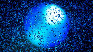 Blue light water droplets holography - a blue light free wallpaper
