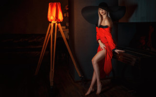 Woman red dress hat piano - a lamp free wallpaper