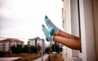 Woman legs striped socks city - verdadism free wallpaper