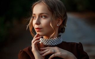 Woman collar necklace ring portrait - jewelry free wallpaper