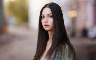 Woman long hair street bokeh - a street free wallpaper