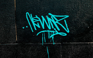 Graffiti astronaut night sky moon - graffiti paint free wallpaper