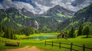 Green cabin mountains lake landscape - a green field free wallpaper