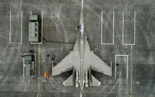 Fighterjet tarmac truck jetplane daijin - the tarmac free wallpaper