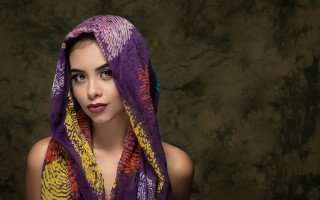 Woman scarf green background portrait - a scarf free wallpaper