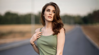 Woman road portrait browneyes longhair - the side of the road free wallpaper