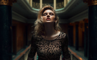 Woman hallway blonde blurry artdeco - a building in the background free wallpaper
