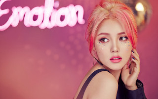 Pink haired woman neon hologram - a black top free wallpaper