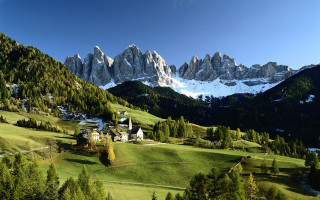 Mountain range house snowy background - beautiful landscape free wallpaper