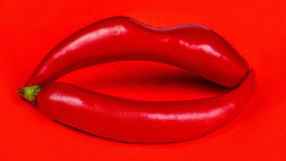 Red chili pepper green stem - transgressive free wallpaper