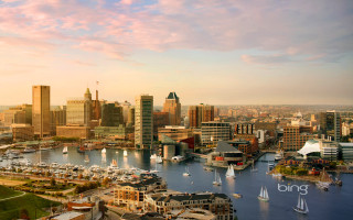 City boats buildings skyline water - a sky line free wallpaper