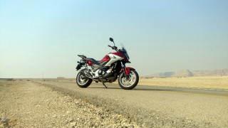 Motorcycle desert road sign tiltshift - the side of the road in the desert free wallpaper
