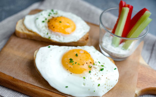Wooden cutting board eggs pickles - a wooden cutting board free wallpaper