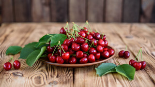Cherry plate wooden table leaves - a wooden table free wallpaper