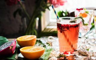 Table glasses fruit leaves food - glass free wallpaper