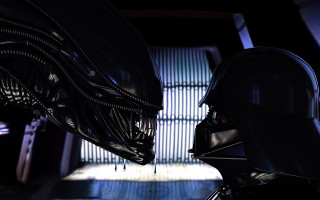 Helmet alien darkroom light space - scifi free wallpaper