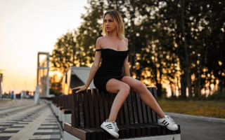 Woman bench crossed legs portrait - a bench free wallpaper