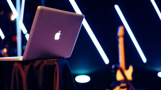 Laptop table room neon guitar - neon free wallpaper