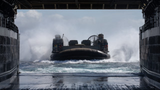 Large boat water spray military - soft free wallpaper