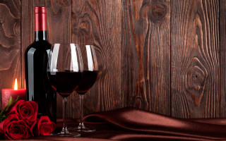 Romantic wine glasses roses candle - a cloth free wallpaper