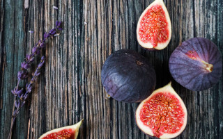 Figs lavender wooden table purple - a purple flower free wallpaper