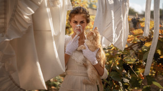 Woman white dress cat bubbles - a white dress holding free wallpaper