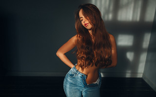 Woman long hair room hands - flowing hair free wallpaper