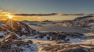 Snowy mountain lake sunset bridge - the cloud free wallpaper