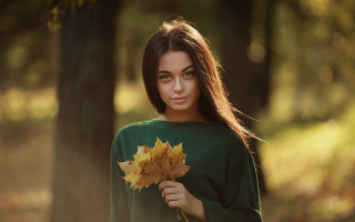 Woman leaf forest sunlight bokeh - elina karimova free wallpaper