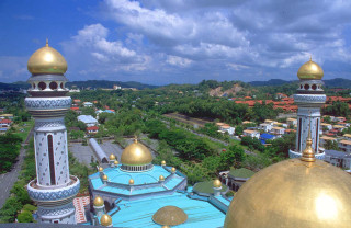 City view high dome gold - a view of a city free wallpaper