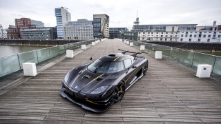 Black sports car wooden bridge - a wooden bridge free wallpaper