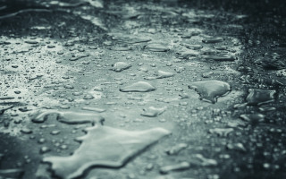 Water droplets star rain ocean - a white star free wallpaper