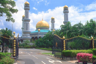 Gold dome black gate green - free retro wallpaper