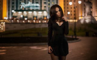 City night woman black dress - neoromanticism free wallpaper