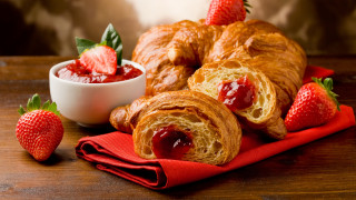 Strawberry pastry bowl wooden table - delaunay free wallpaper