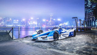 Blue white racecar water city - dai xi free wallpaper