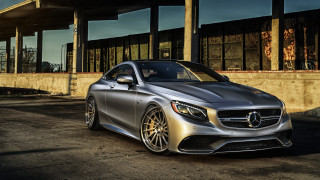 Silver mercedes benz coupe building - a large window free wallpaper