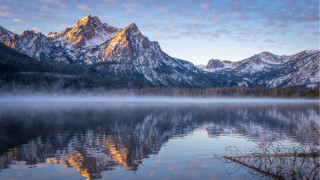 Mountain reflection foggy sky city - low free wallpaper