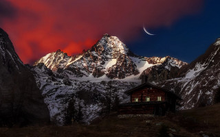Mountain house red sky crescent - a house in the foreground free wallpaper