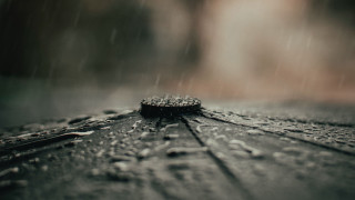 Wooden water droplets beach sunset - a wooden surface free wallpaper