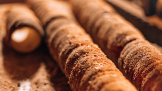 Doughnut closeup wooden spoon food - food photography free wallpaper
