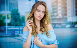 Blue dress portrait bokeh city - portrait photography free wallpaper