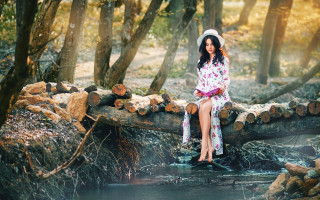 Woman forest river kimono barefoot - chen chun free wallpaper