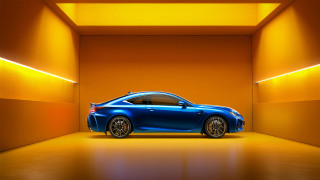 Blue car yellow room yellow - synchromism free wallpaper