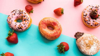 Doughnuts toppings blue pink strawberries - background free wallpaper for desktop