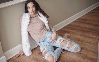 Woman fur trimmed jeans briana - briana mora free wallpaper