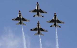 Jets smoke trail formation blue - behind them free wallpaper